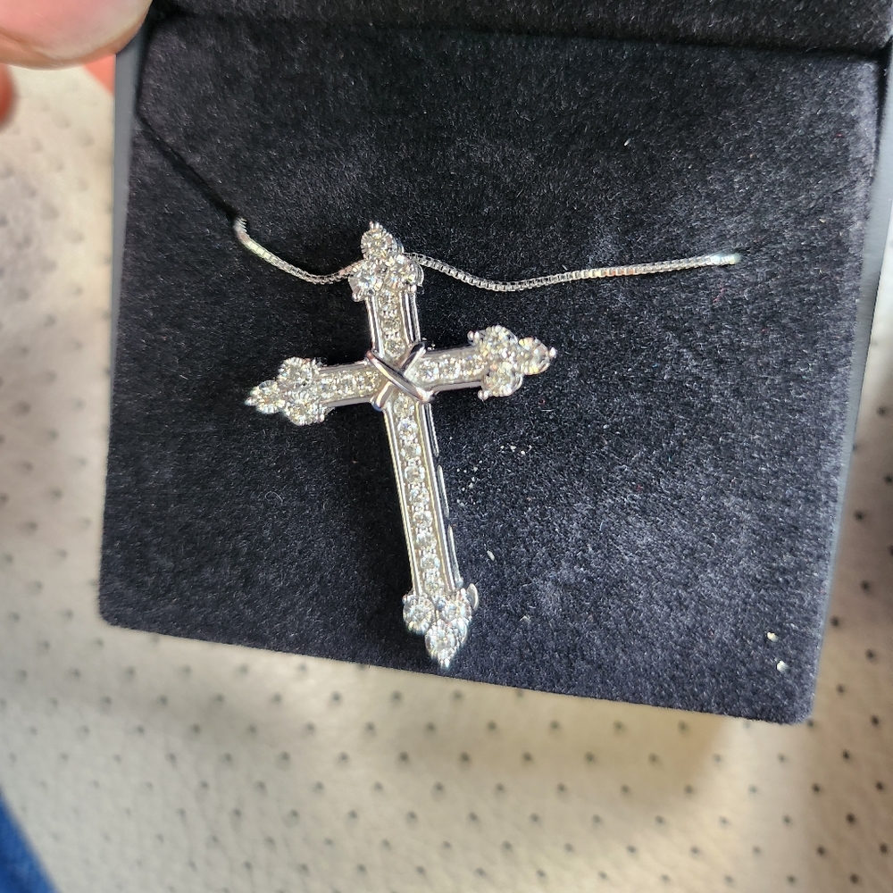 NWOT 3/8 ct diamond cross pendant in 10kt white gold
